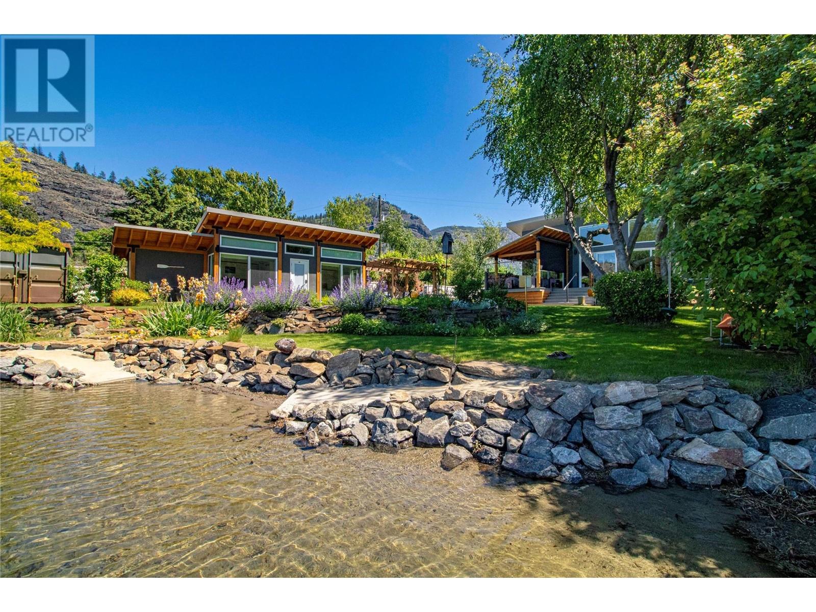 252 Sundial Road, Oliver, British Columbia  V0H 1T2 - Photo 2 - 10347811