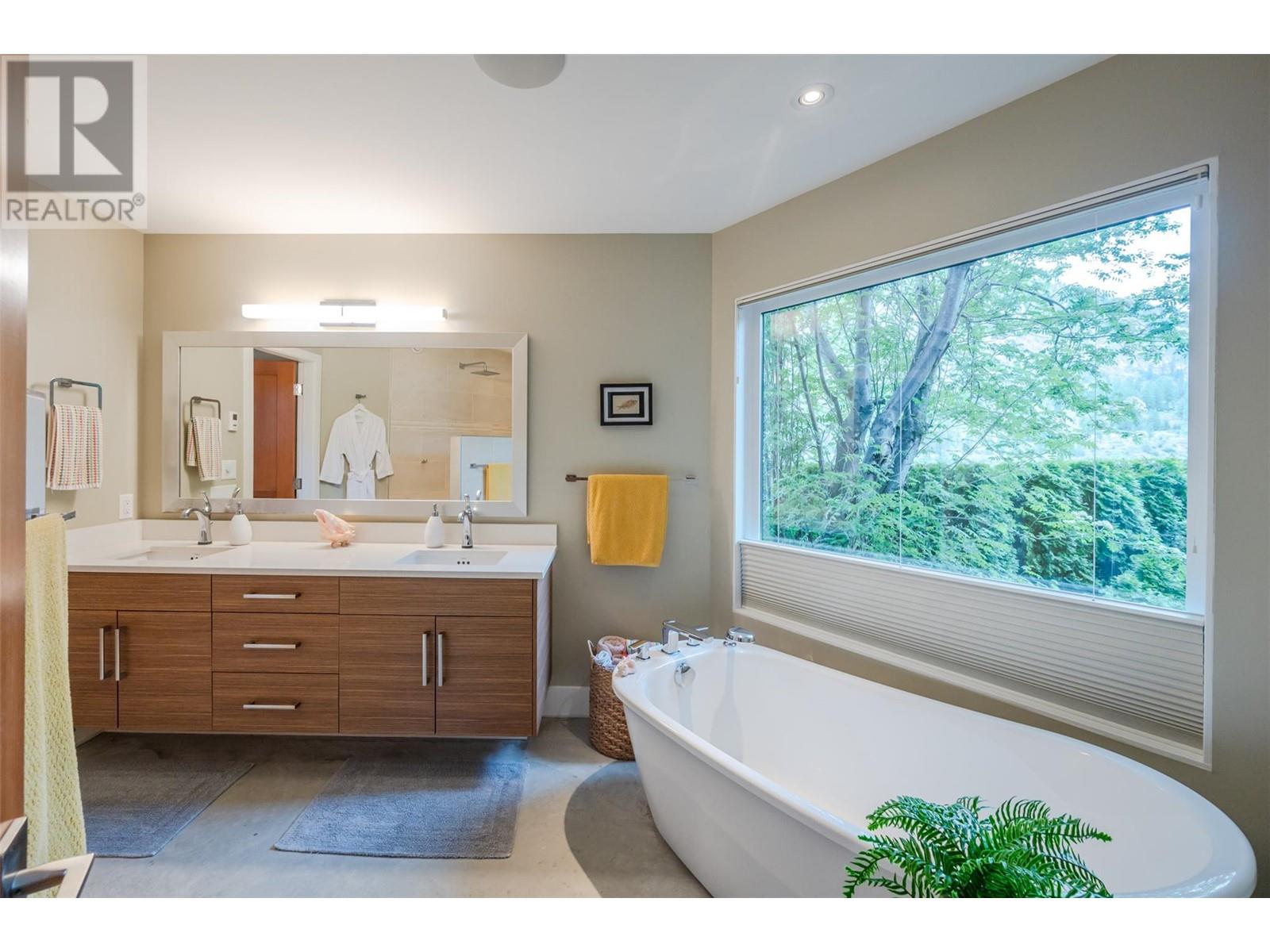 252 Sundial Road, Oliver, British Columbia  V0H 1T2 - Photo 34 - 10347811