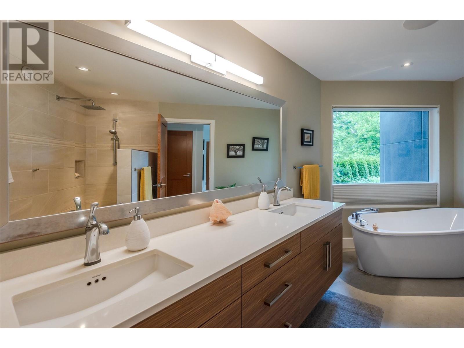 252 Sundial Road, Oliver, British Columbia  V0H 1T2 - Photo 36 - 10347811