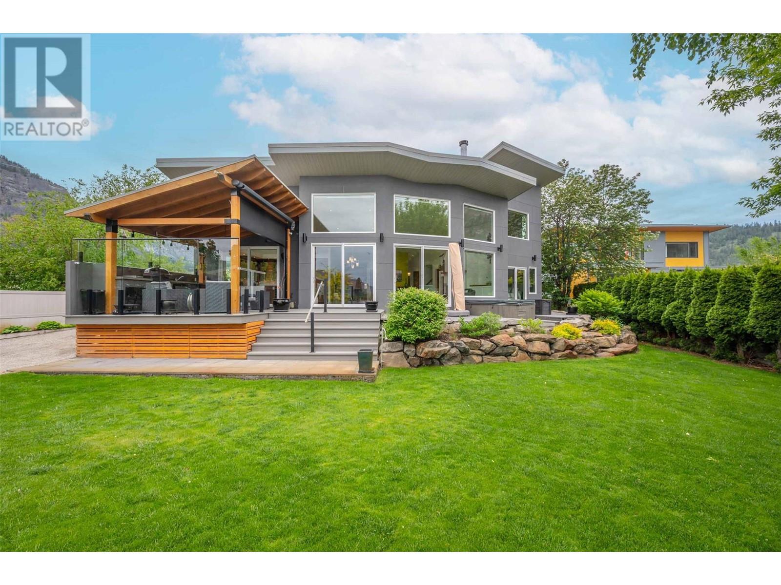 252 Sundial Road, Oliver, British Columbia  V0H 1T2 - Photo 46 - 10347811