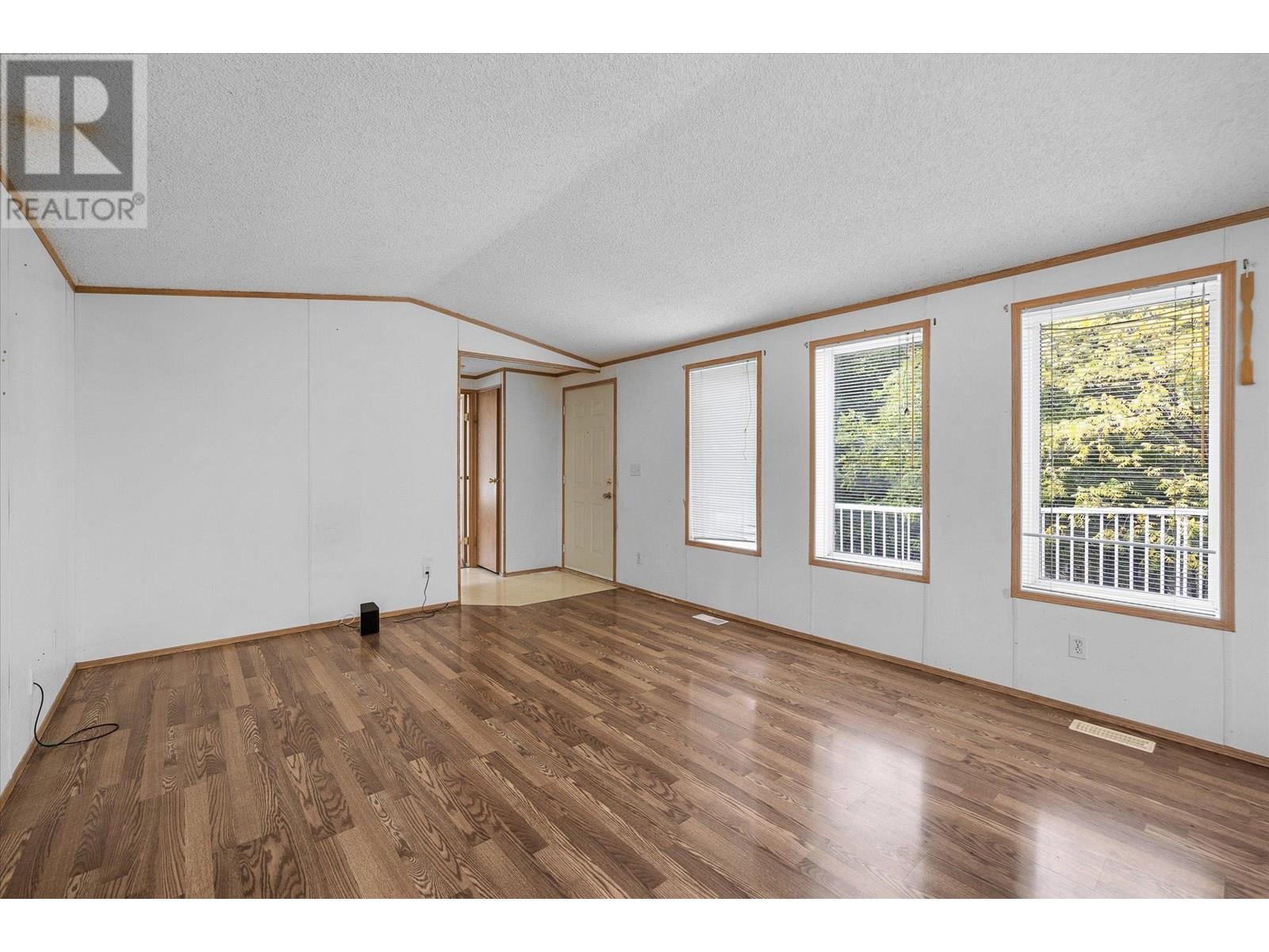 848 Webster Road, Kelowna, British Columbia  V1P 1C2 - Photo 35 - 10348388