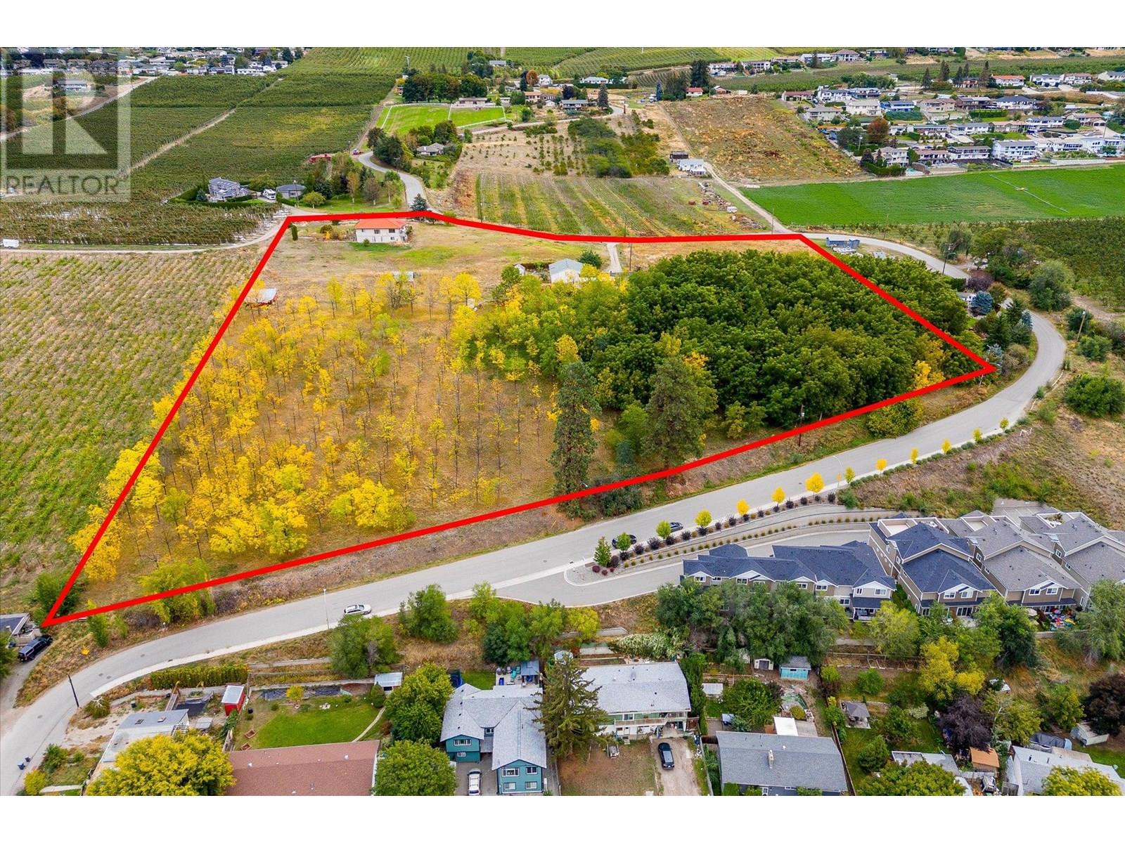 848 Webster Road, Kelowna, British Columbia  V1P 1C2 - Photo 2 - 10348386