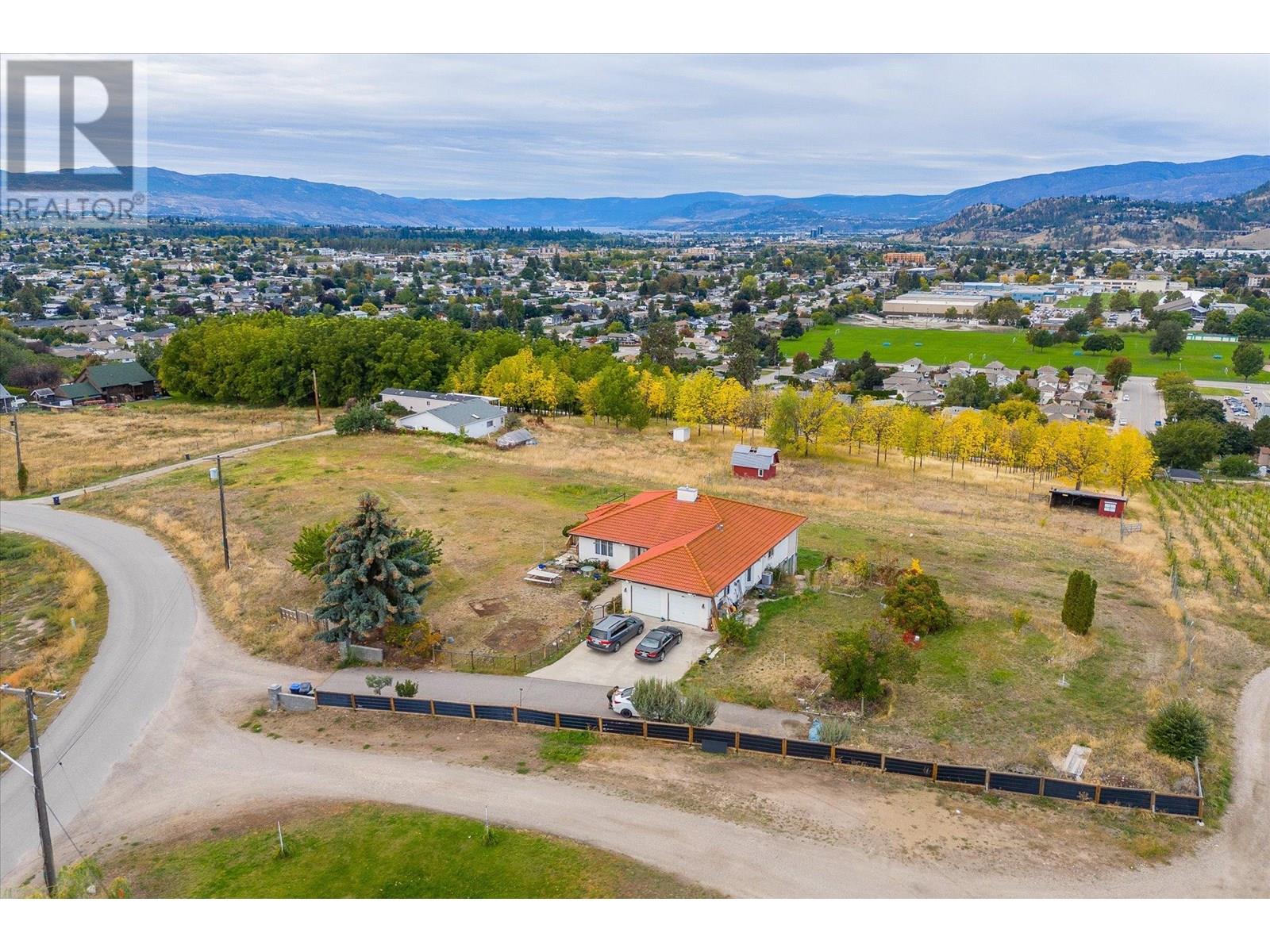 848 Webster Road, Kelowna, British Columbia  V1P 1C2 - Photo 4 - 10348386