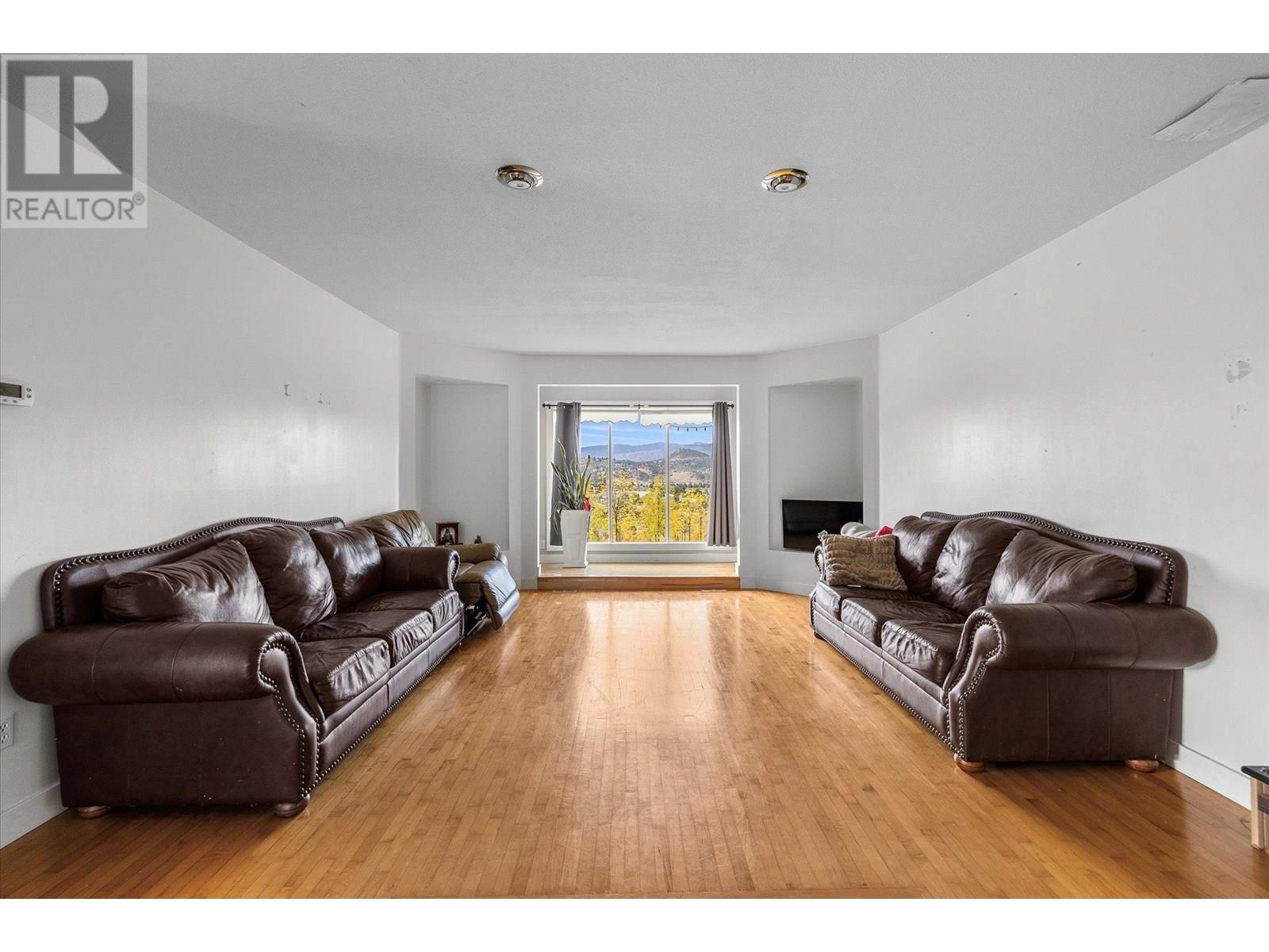 848 Webster Road, Kelowna, British Columbia  V1P 1C2 - Photo 9 - 10348386