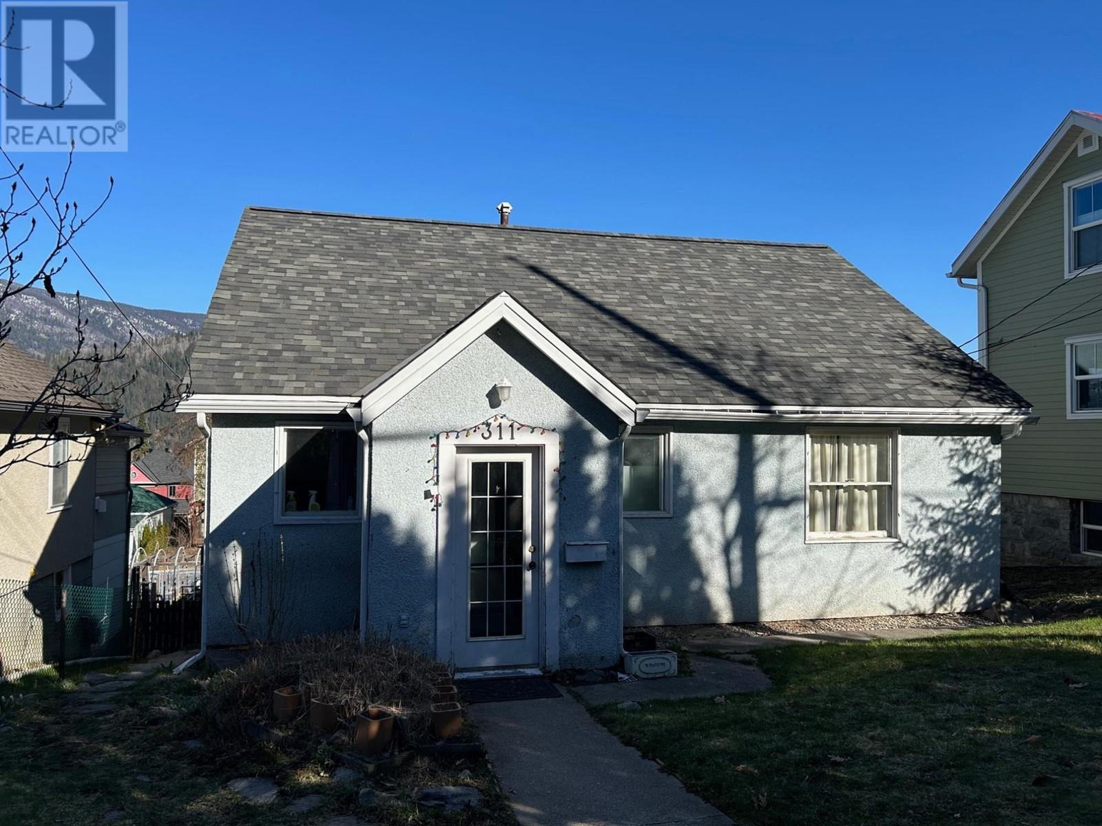 311 Gore Street, Nelson, British Columbia  V1L 5B8 - Photo 1 - 10348251