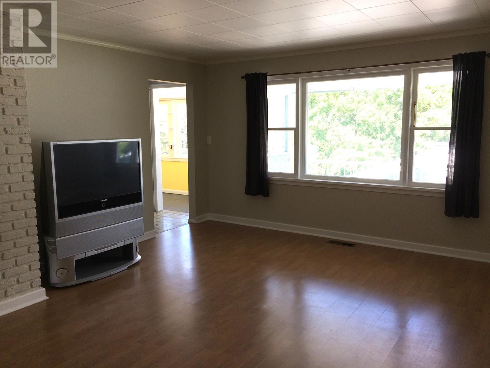 311 Gore Street, Nelson, British Columbia  V1L 5B8 - Photo 10 - 10348251