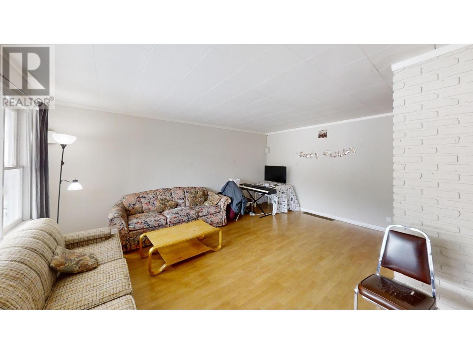 311 Gore Street, Nelson, British Columbia  V1L 5B8 - Photo 11 - 10348251