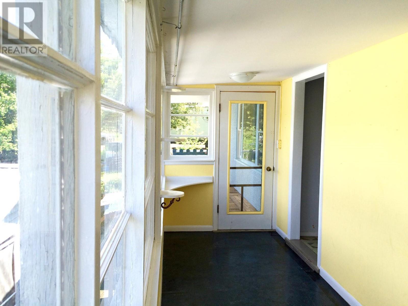 311 Gore Street, Nelson, British Columbia  V1L 5B8 - Photo 13 - 10348251