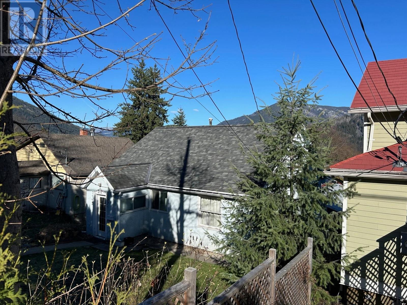 311 Gore Street, Nelson, British Columbia  V1L 5B8 - Photo 2 - 10348251