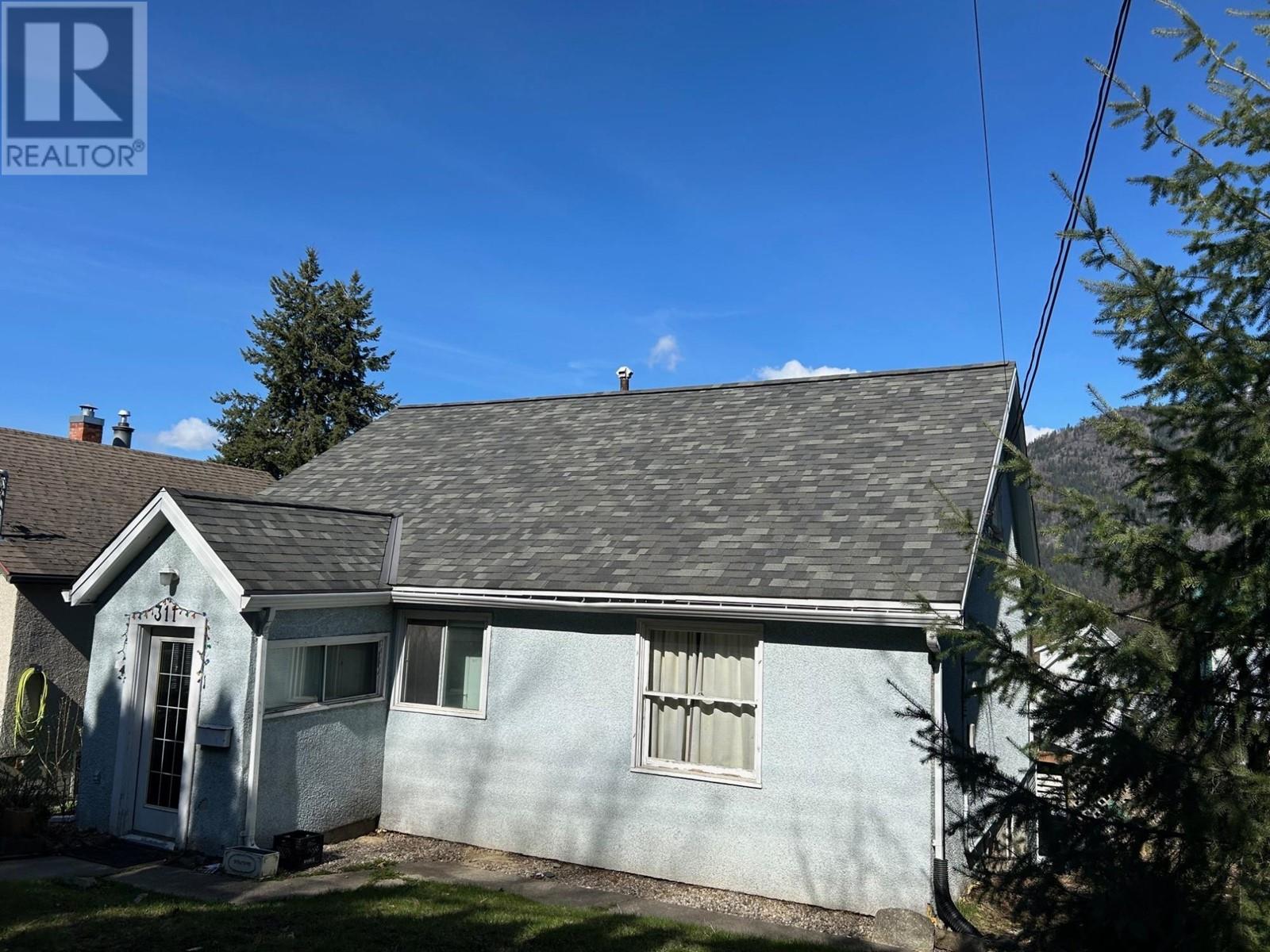 311 Gore Street, Nelson, British Columbia  V1L 5B8 - Photo 3 - 10348251