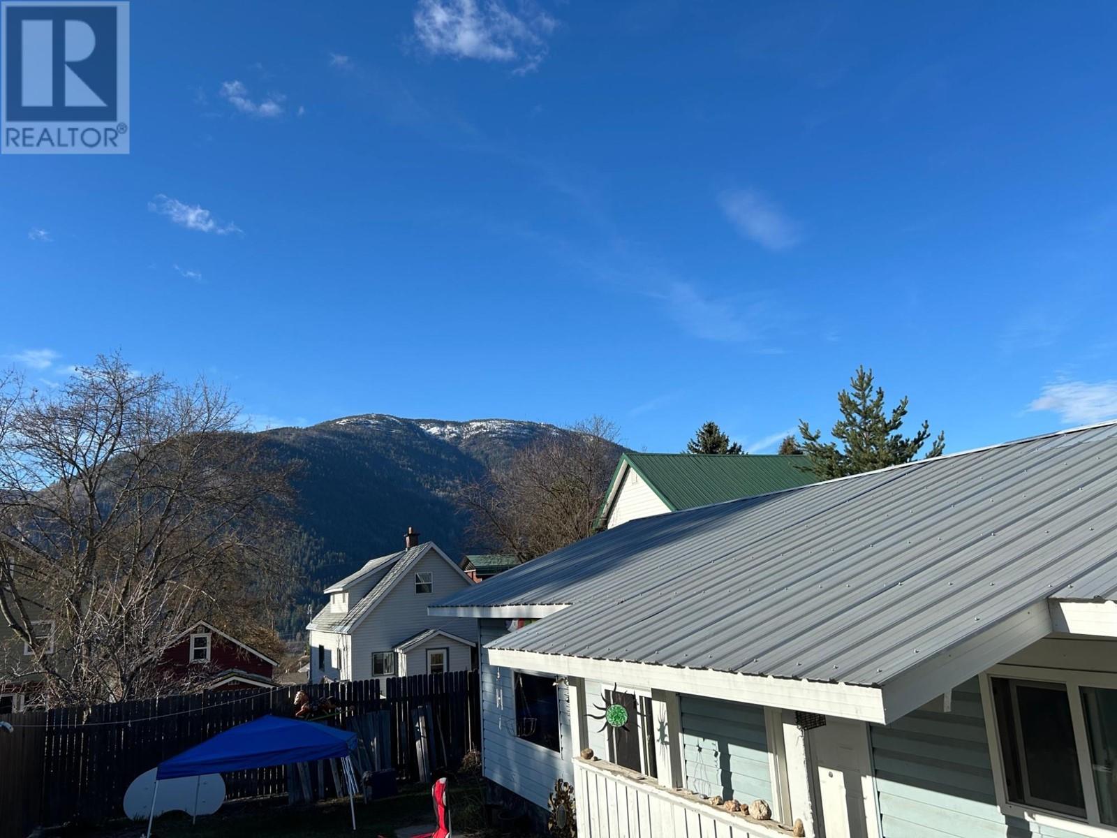 311 Gore Street, Nelson, British Columbia  V1L 5B8 - Photo 5 - 10348251