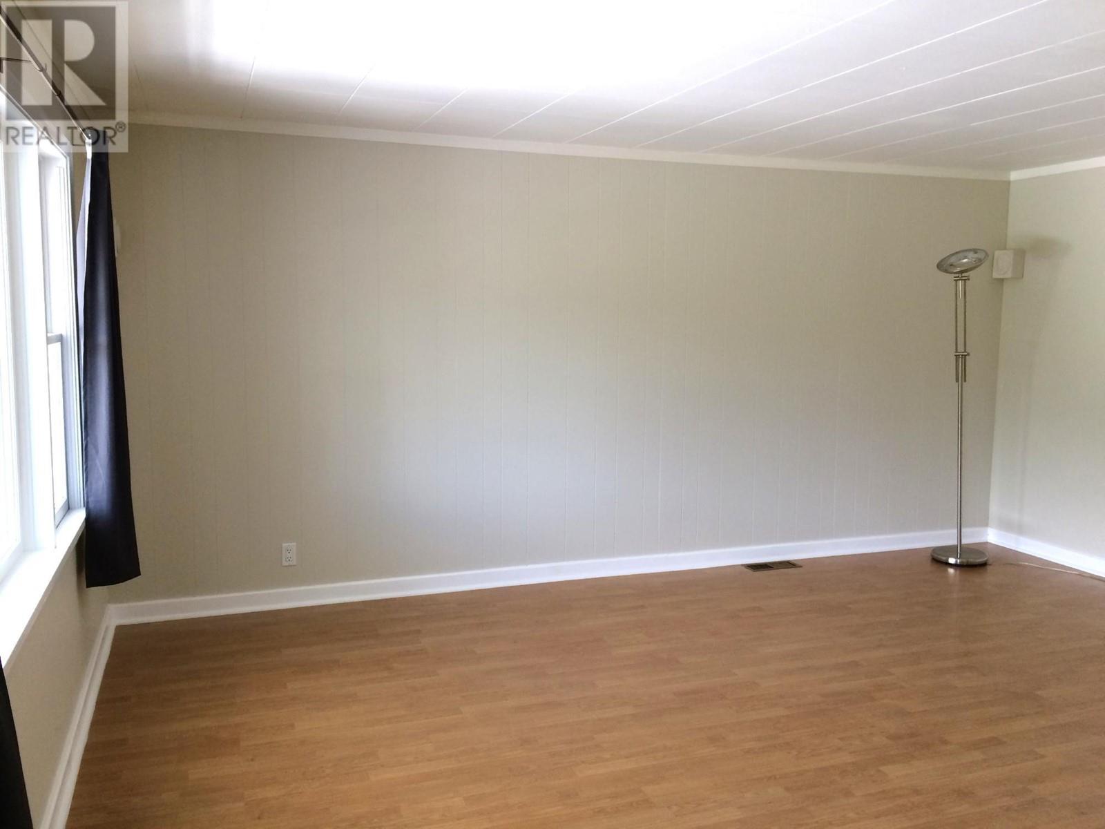 311 Gore Street, Nelson, British Columbia  V1L 5B8 - Photo 9 - 10348251