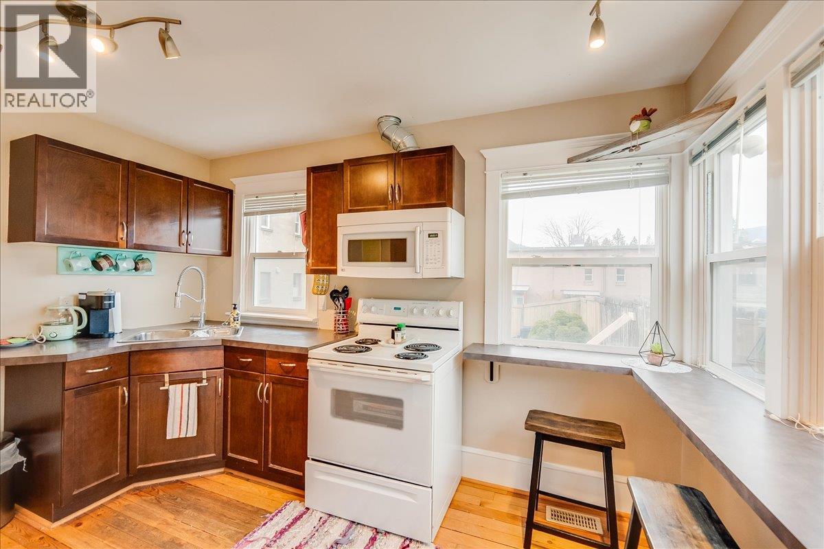 214 11th Avenue, Castlegar, British Columbia  V1N 1J2 - Photo 11 - 10348114