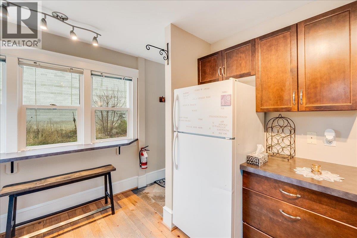 214 11th Avenue, Castlegar, British Columbia  V1N 1J2 - Photo 13 - 10348114