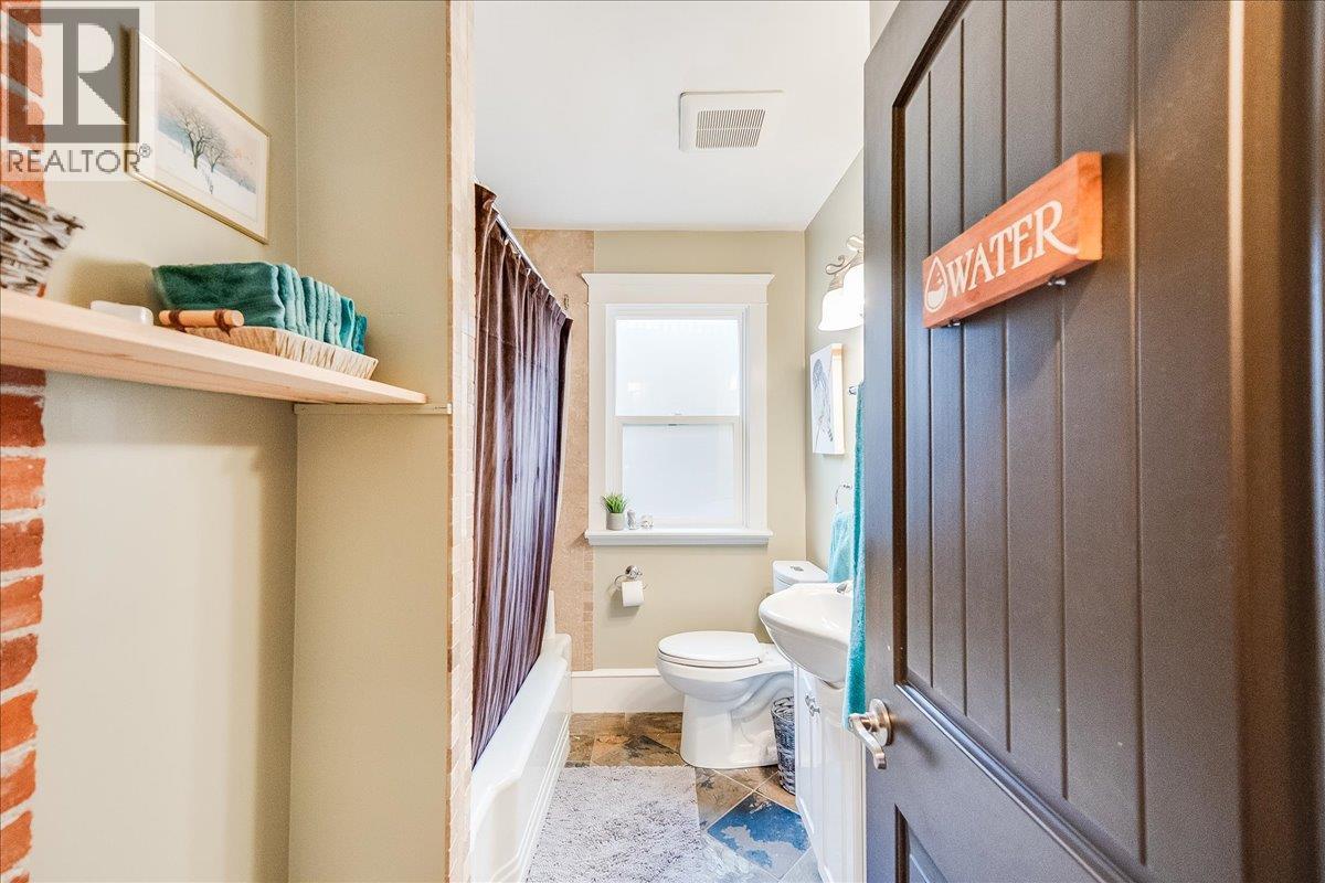 214 11th Avenue, Castlegar, British Columbia  V1N 1J2 - Photo 25 - 10348114