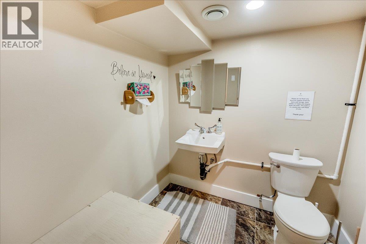 214 11th Avenue, Castlegar, British Columbia  V1N 1J2 - Photo 38 - 10348114