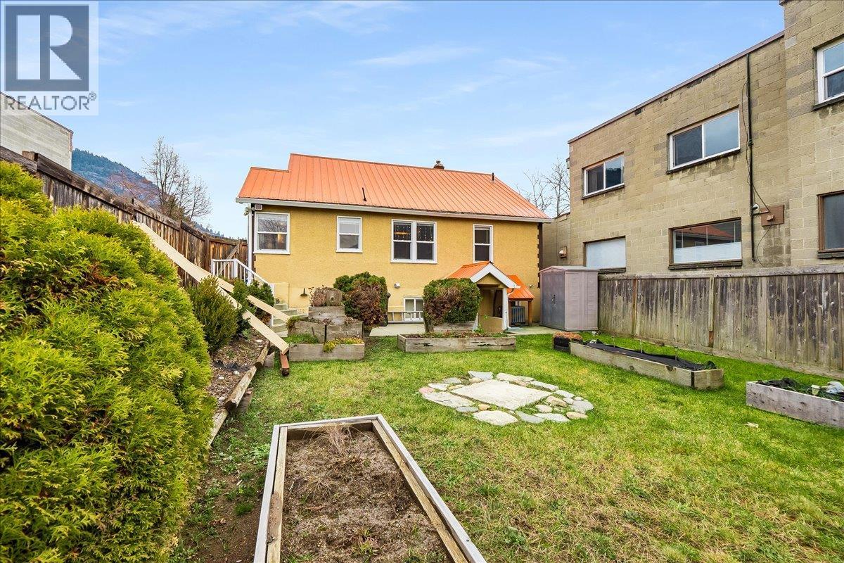 214 11th Avenue, Castlegar, British Columbia  V1N 1J2 - Photo 67 - 10348114