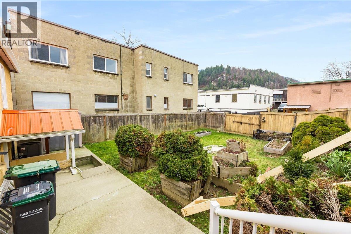 214 11th Avenue, Castlegar, British Columbia  V1N 1J2 - Photo 69 - 10348114