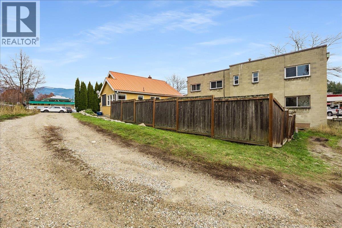 214 11th Avenue, Castlegar, British Columbia  V1N 1J2 - Photo 74 - 10348114