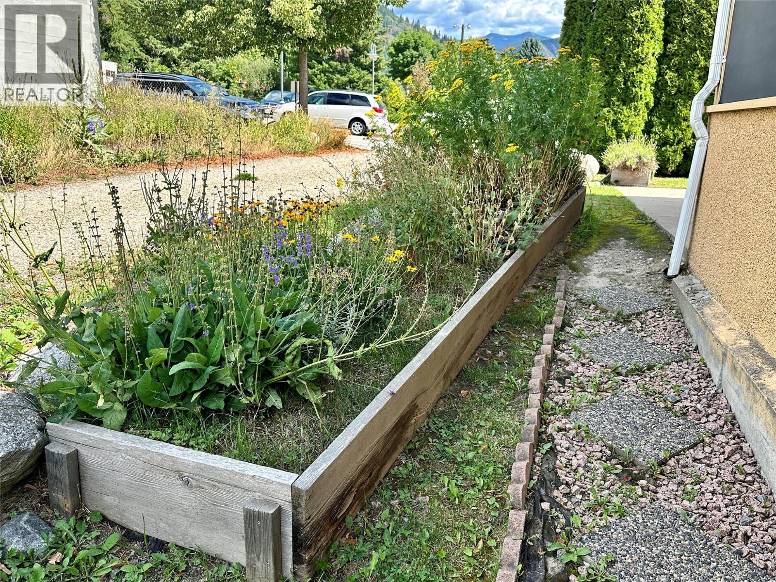 214 11th Avenue, Castlegar, British Columbia  V1N 1J2 - Photo 9 - 10348114