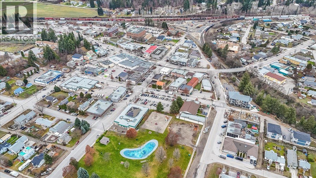 214 11th Avenue, Castlegar, British Columbia  V1N 1J2 - Photo 94 - 10348114