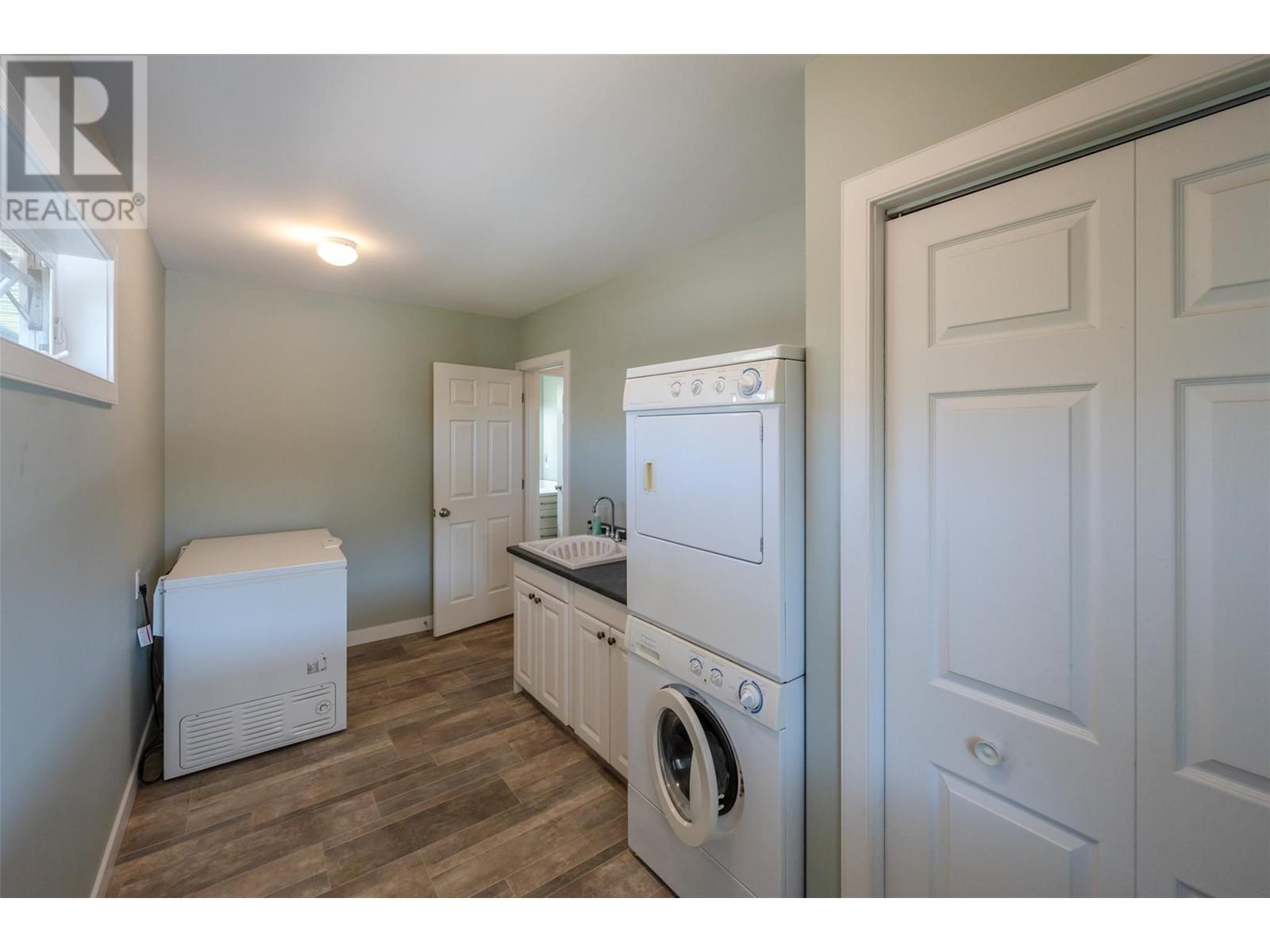 5614 Yarrow Street, Oliver, British Columbia  V0H 1T9 - Photo 39 - 10348412