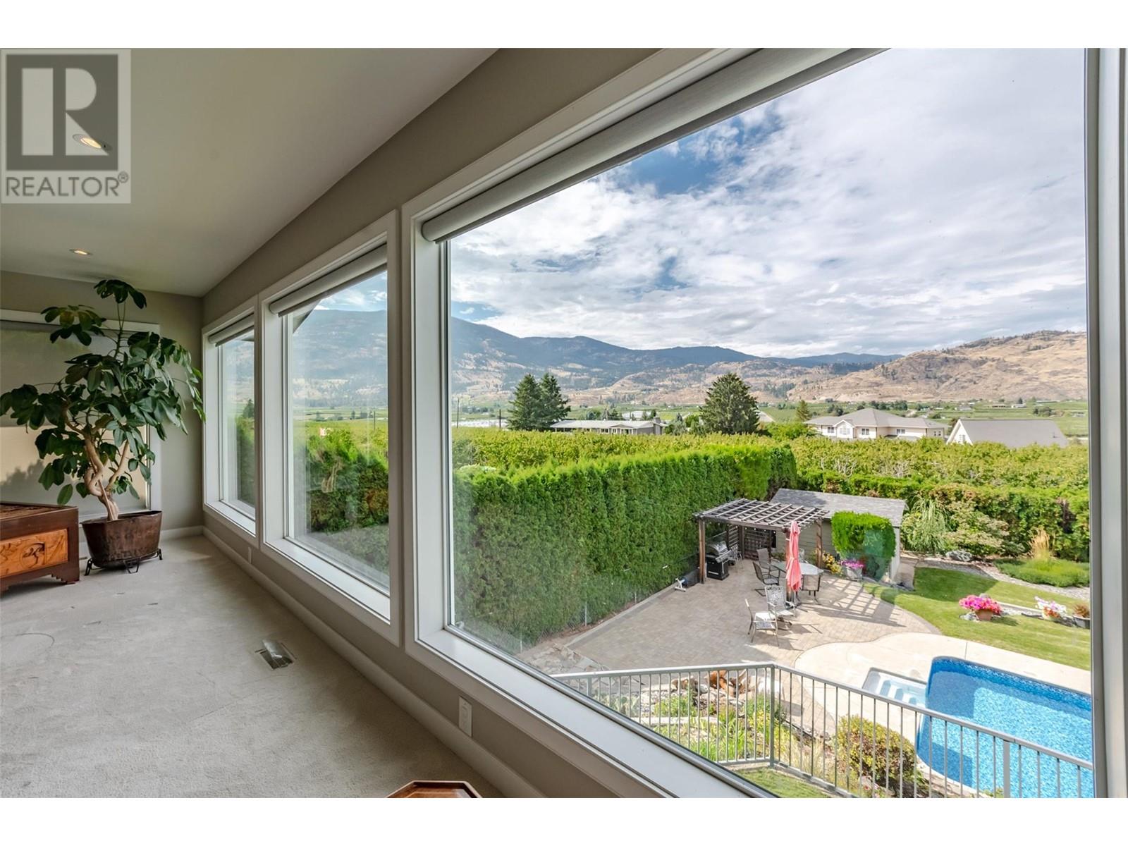 5614 Yarrow Street, Oliver, British Columbia  V0H 1T9 - Photo 9 - 10348412