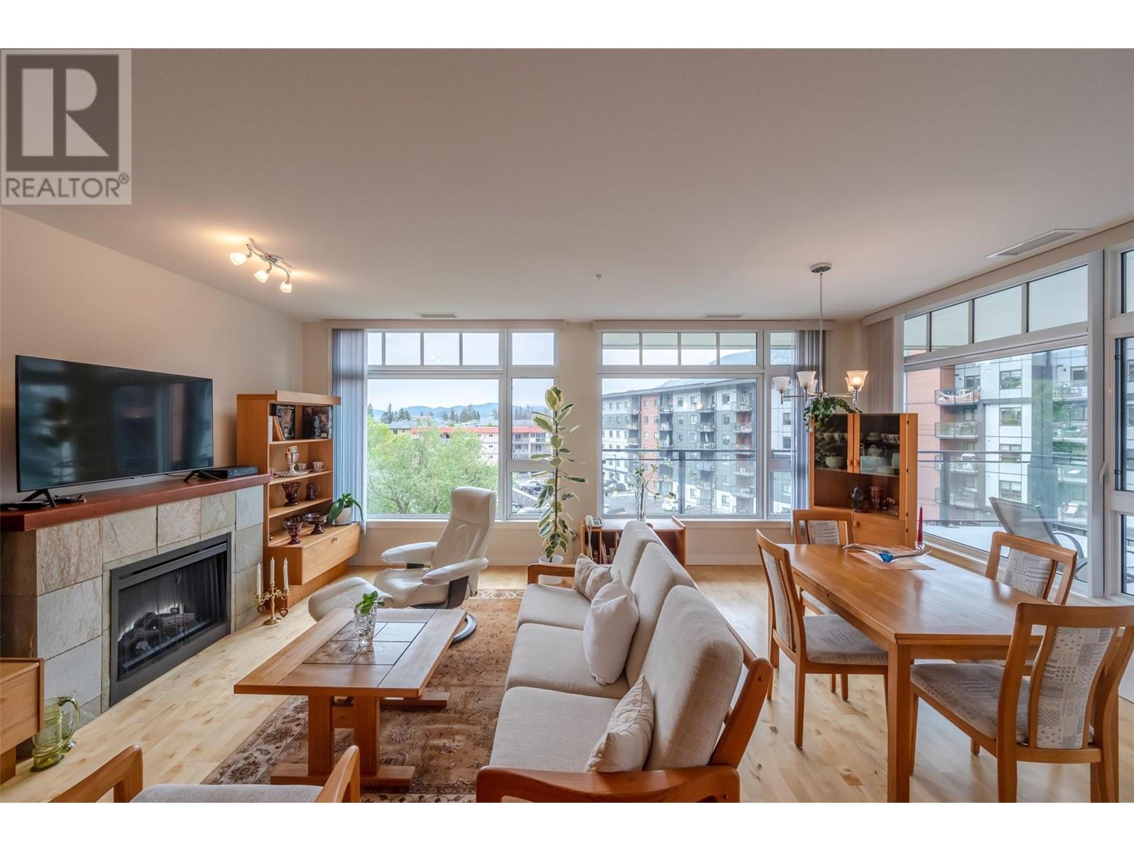 3301 Skaha Lake Road Unit# 406, Penticton, British Columbia  V2A 6G6 - Photo 2 - 10347776