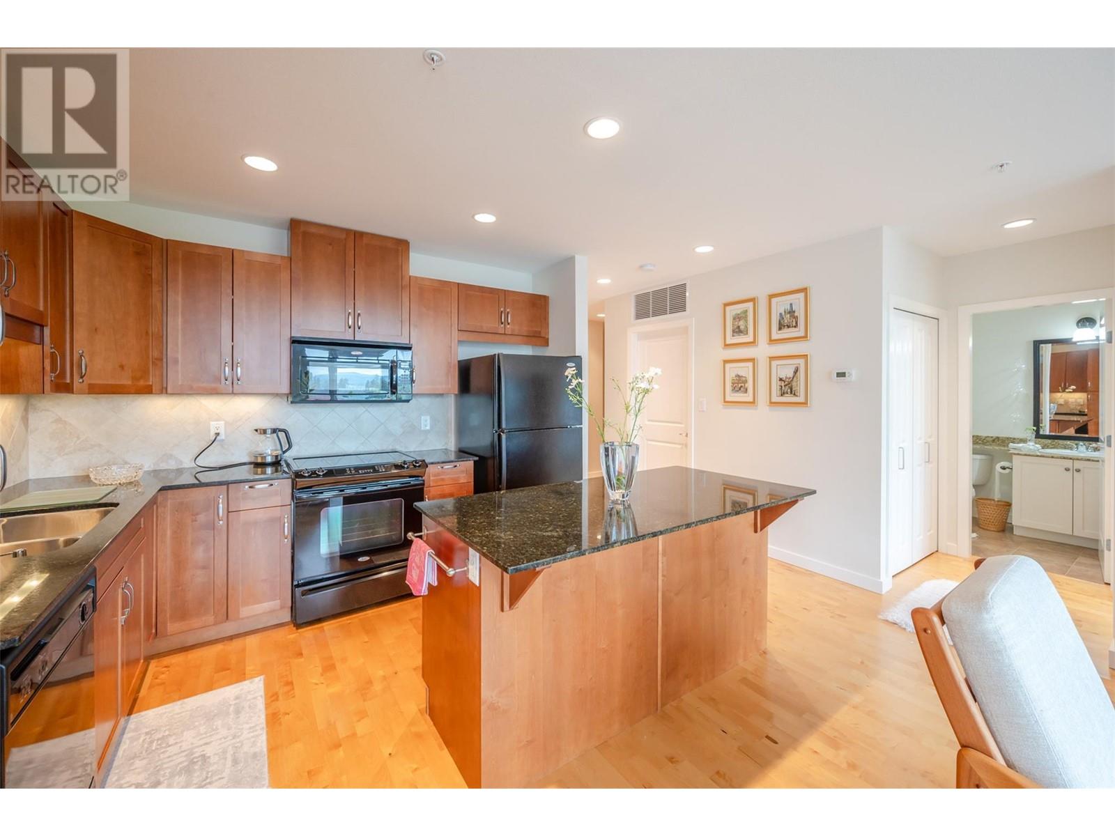 3301 Skaha Lake Road Unit# 406, Penticton, British Columbia  V2A 6G6 - Photo 4 - 10347776