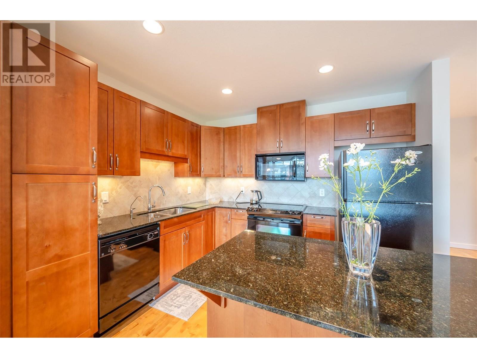 3301 Skaha Lake Road Unit# 406, Penticton, British Columbia  V2A 6G6 - Photo 5 - 10347776