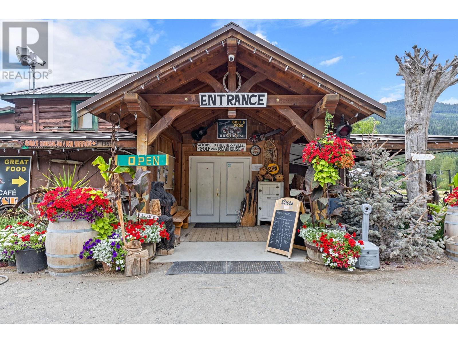 1361 6 Highway, Cherryville, British Columbia  V0E 2G1 - Photo 6 - 10348004