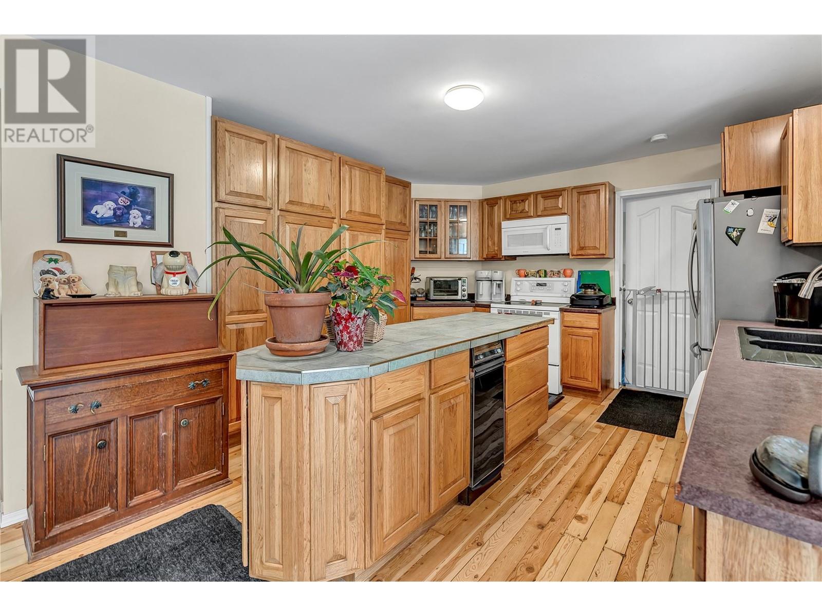 1167 Highway 3, Princeton, British Columbia  V0X 1W0 - Photo 7 - 10348545