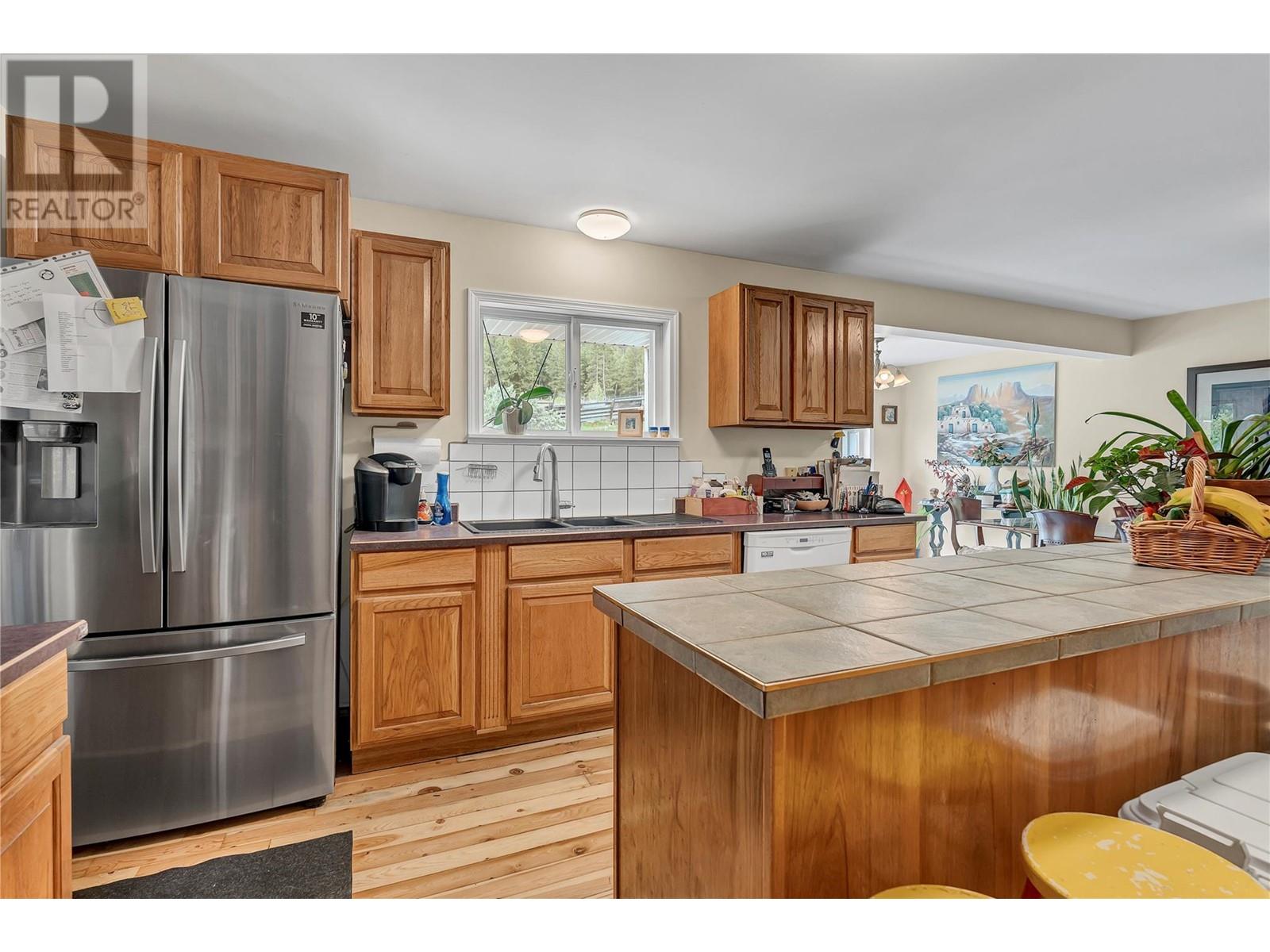 1167 Highway 3, Princeton, British Columbia  V0X 1W0 - Photo 9 - 10348545