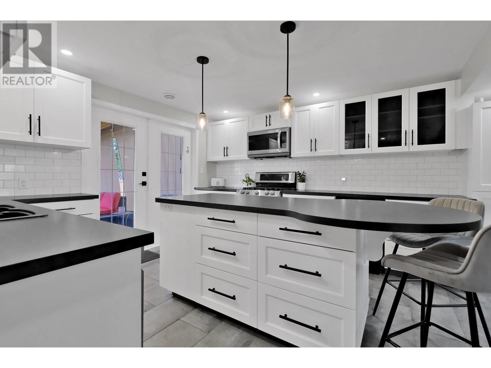 195 Waterford Avenue, Penticton, British Columbia  V2A 3T6 - Photo 35 - 10348573