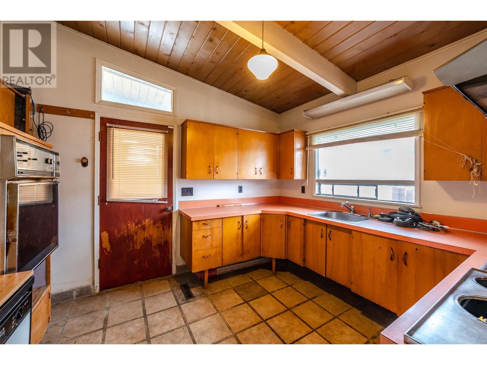 1084 Dynes Avenue, Penticton, British Columbia  V2A 1G1 - Photo 33 - 10348034