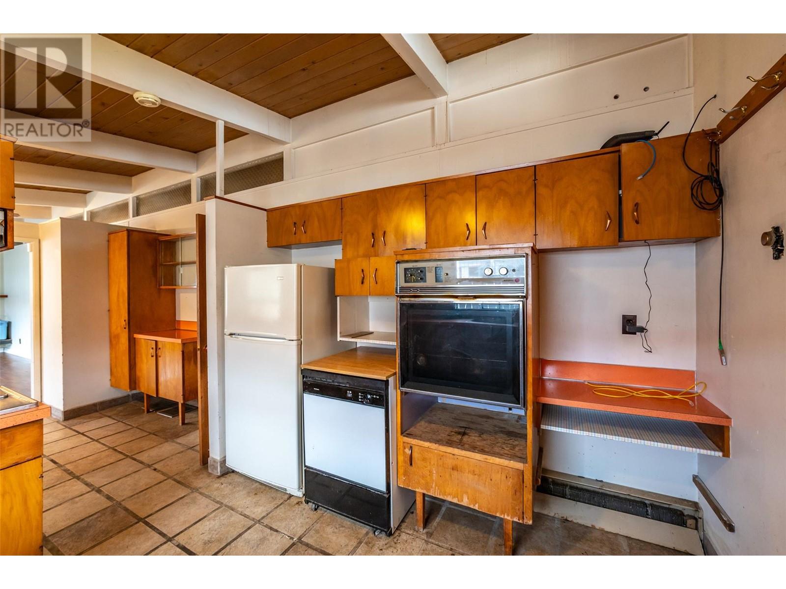1084 Dynes Avenue, Penticton, British Columbia  V2A 1G1 - Photo 34 - 10348034