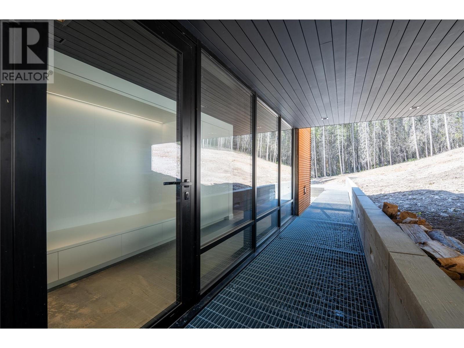 2060 Mcmurdo Road, Golden, British Columbia  V0A 1H0 - Photo 13 - 10347894