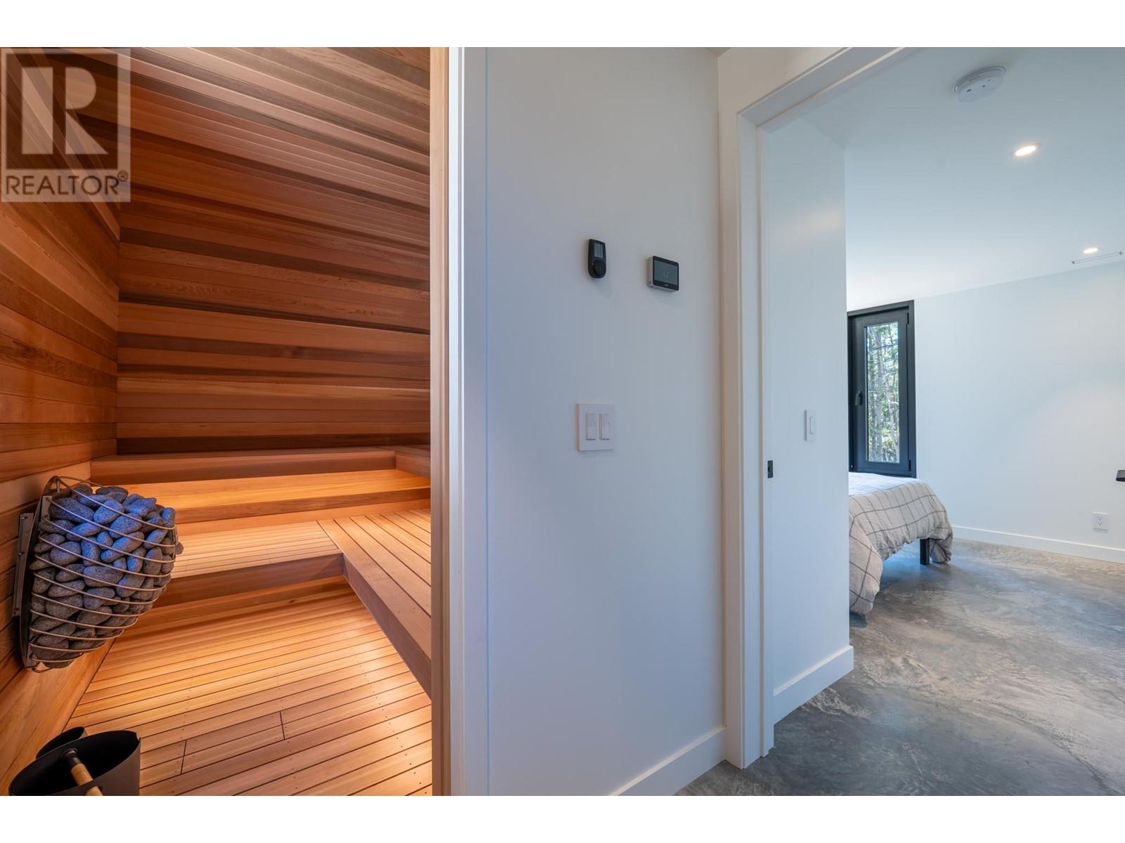 2060 Mcmurdo Road, Golden, British Columbia  V0A 1H0 - Photo 19 - 10347894