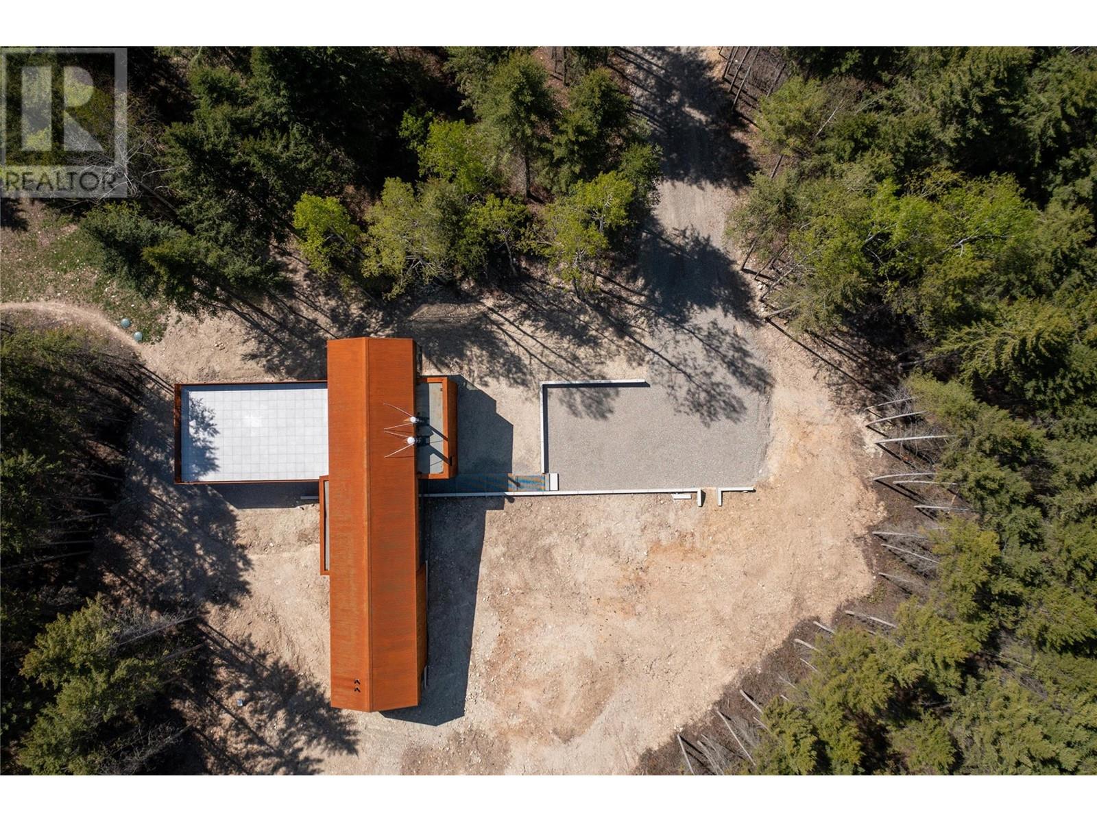 2060 Mcmurdo Road, Golden, British Columbia  V0A 1H0 - Photo 3 - 10347894