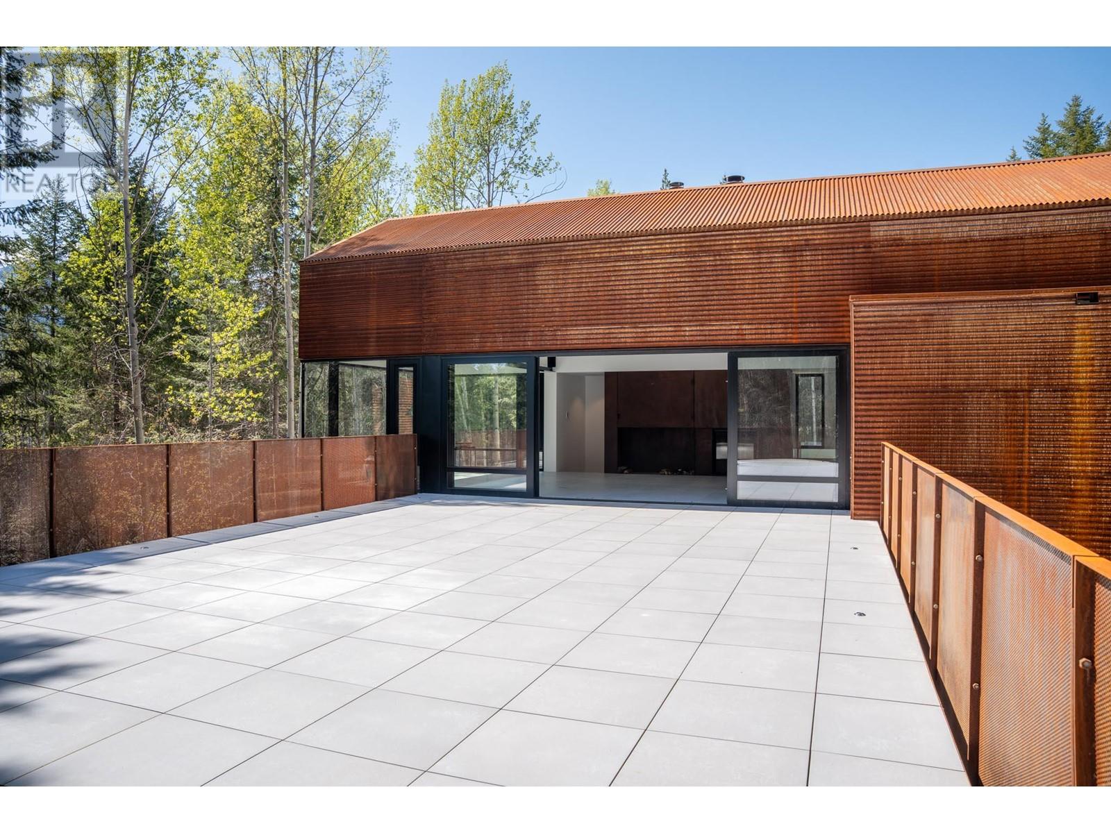 2060 Mcmurdo Road, Golden, British Columbia  V0A 1H0 - Photo 49 - 10347894