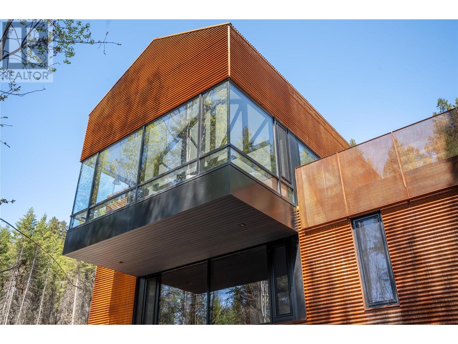 2060 Mcmurdo Road, Golden, British Columbia  V0A 1H0 - Photo 9 - 10347894