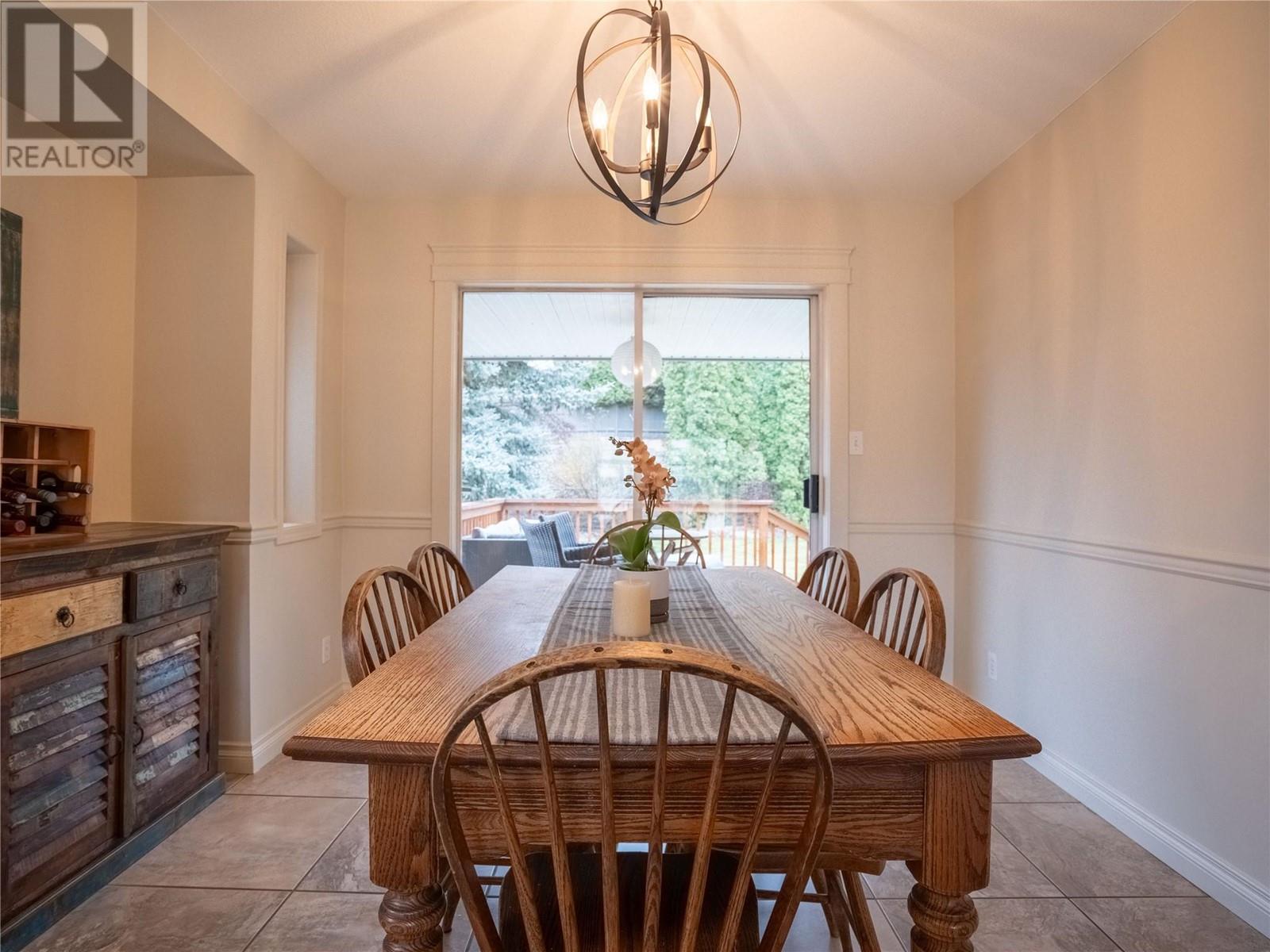 162 Uplands Place, Penticton, British Columbia  V2A 7Y1 - Photo 3 - 10348005