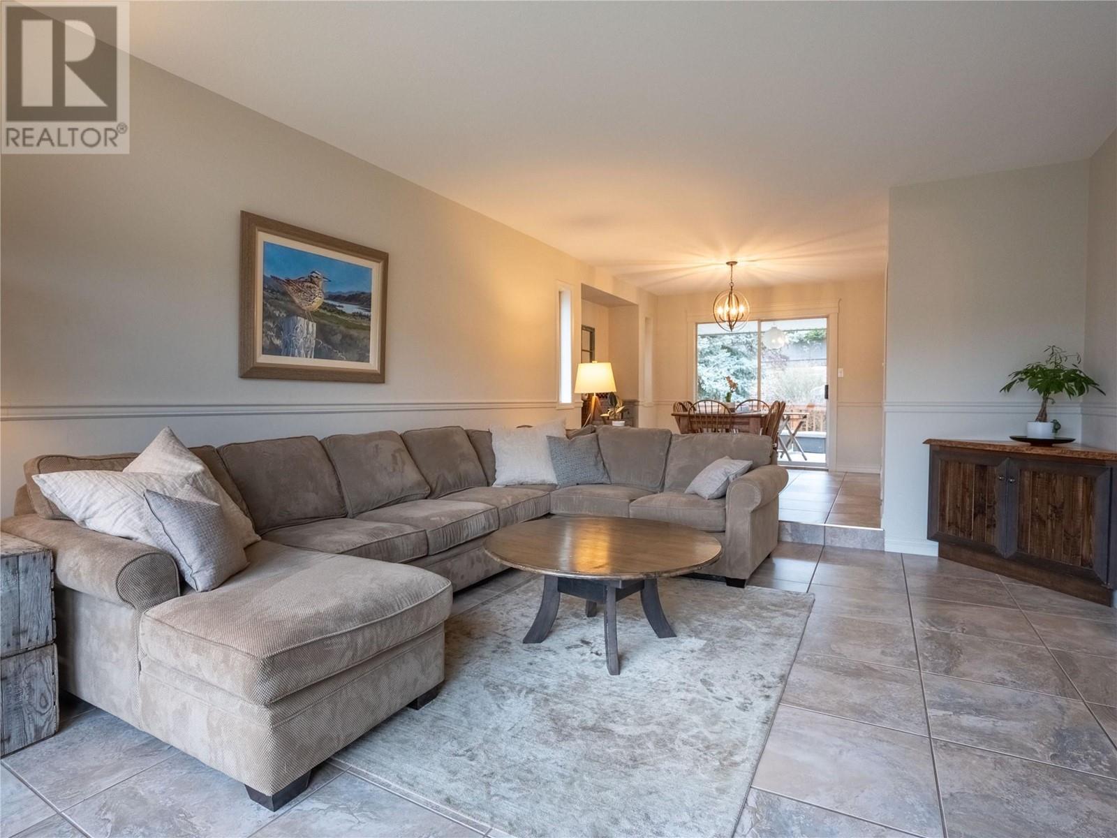 162 Uplands Place, Penticton, British Columbia  V2A 7Y1 - Photo 4 - 10348005