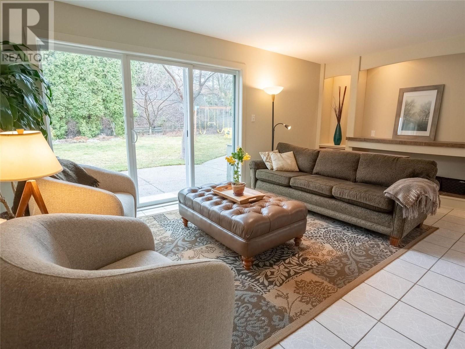 162 Uplands Place, Penticton, British Columbia  V2A 7Y1 - Photo 5 - 10348005