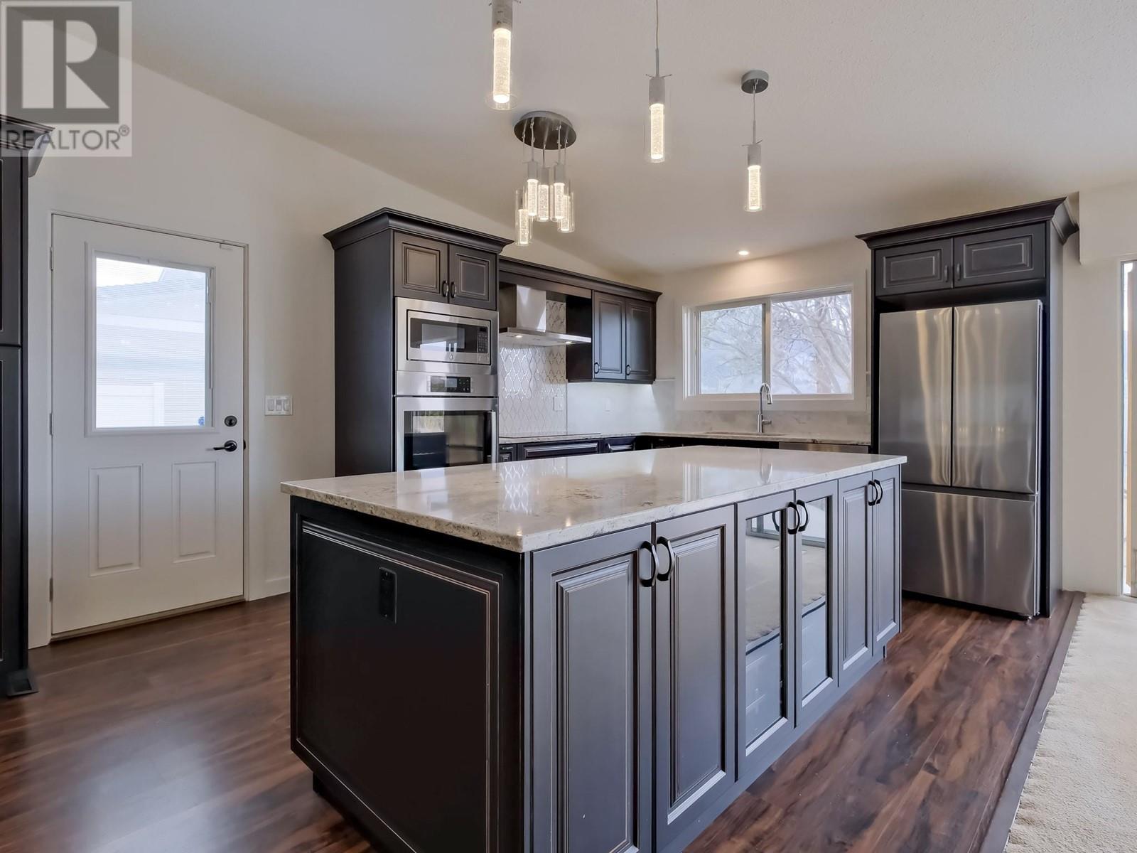 102 Derenzy Place, Penticton, British Columbia  V2A 8W7 - Photo 10 - 10348698