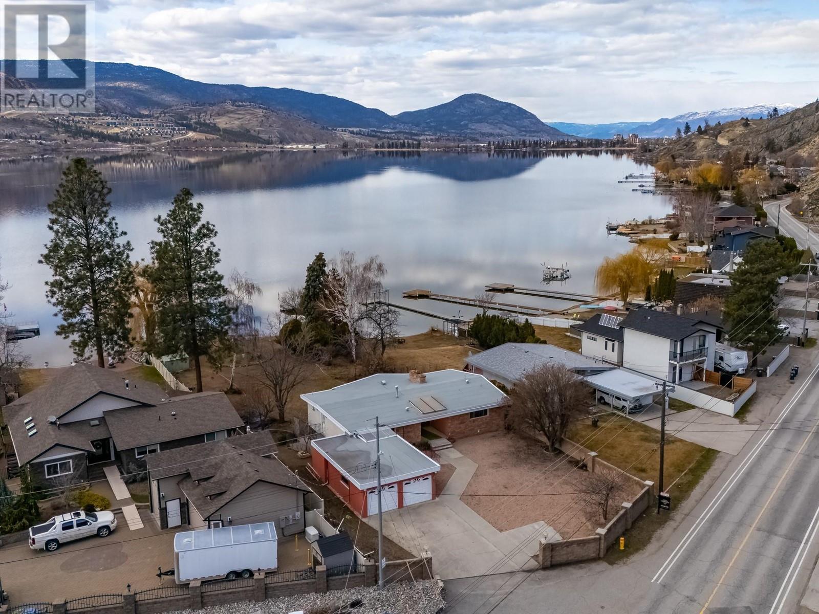 102 Derenzy Place, Penticton, British Columbia  V2A 8W7 - Photo 4 - 10348698