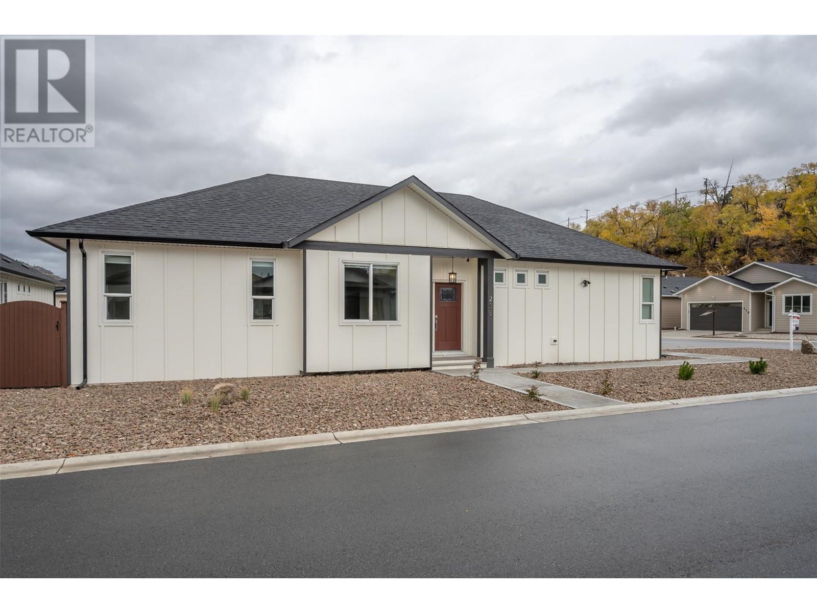 258 Bentgrass Avenue, Oliver, British Columbia  V0H 1T3 - Photo 4 - 10348649