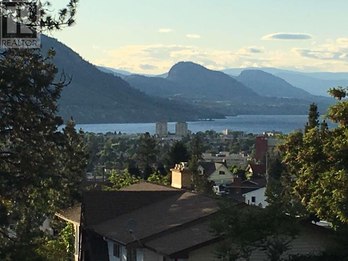 151 Timberstone Place, Penticton, British Columbia  V2A 0B5 - Photo 2 - 10348709
