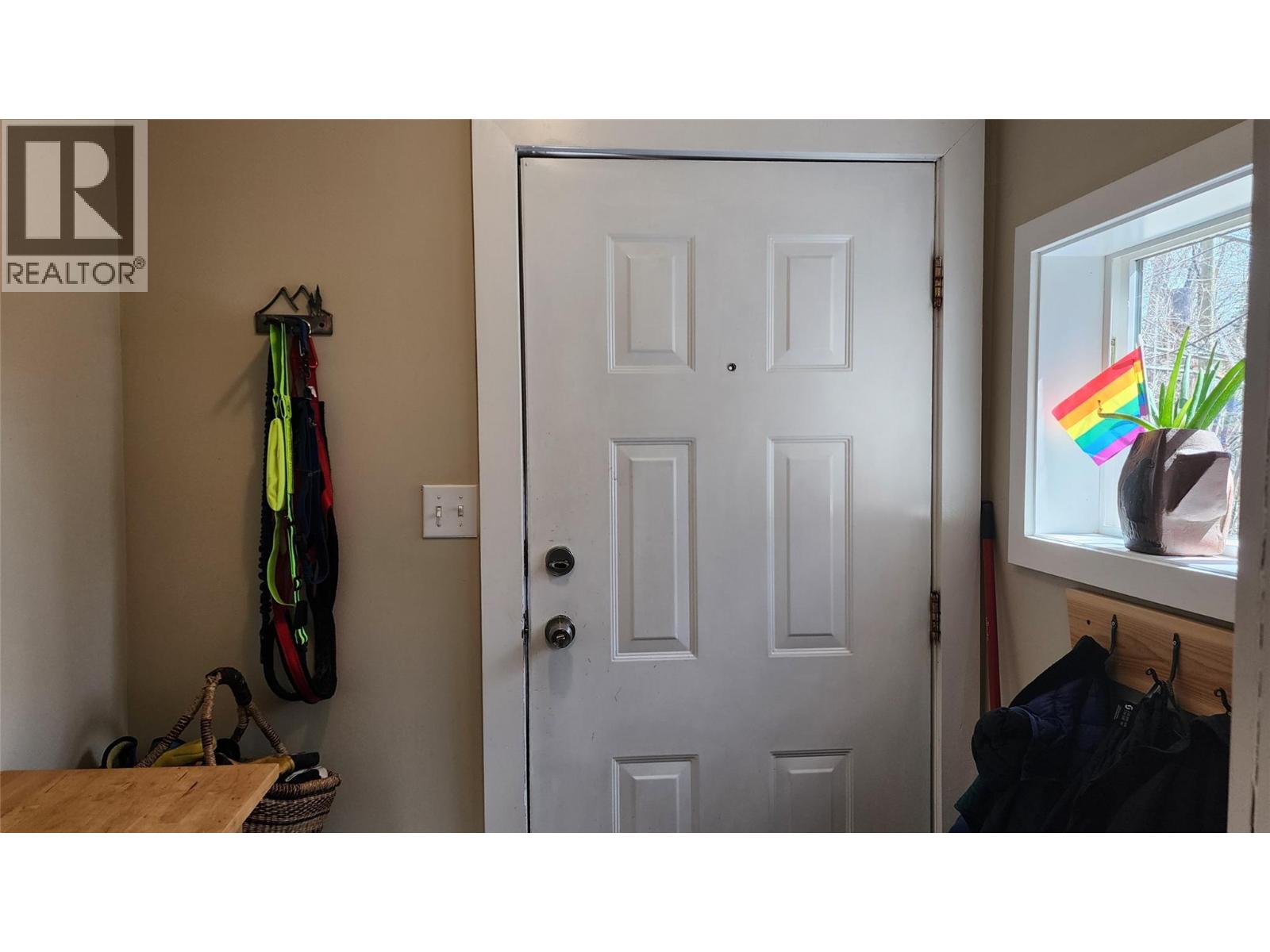 2165 Spokane Street, Rossland, British Columbia  V0G 1Y0 - Photo 5 - 10345005