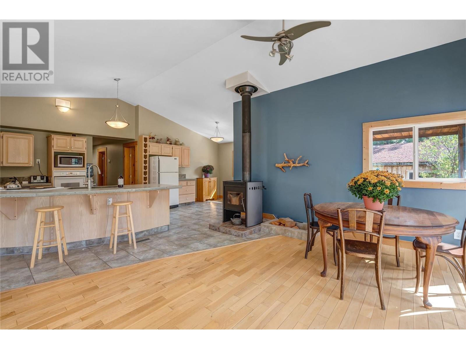 28 Deans Road, Summerland, British Columbia  V0H 1Z8 - Photo 4 - 10348462